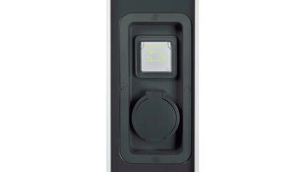 Pedestal para fixação de postos de carregamento